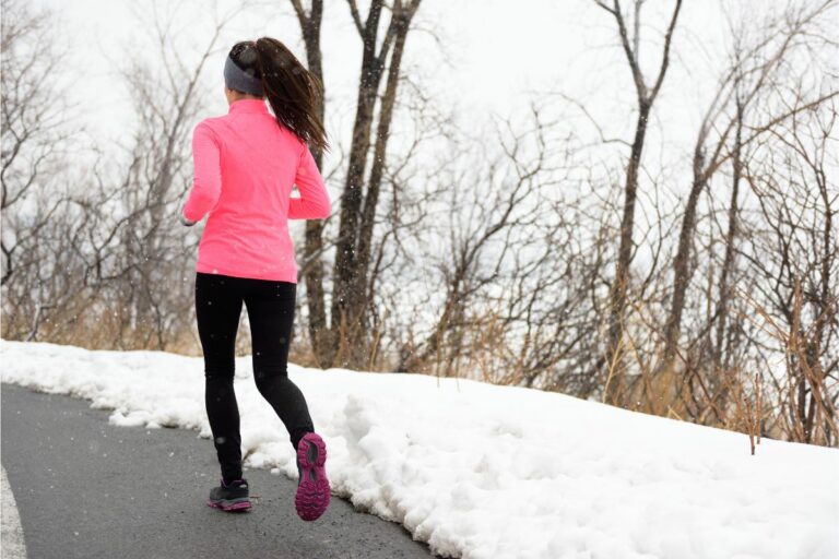What to Wear to Run in the Cold? Dress to Stay Warm in Any Temp