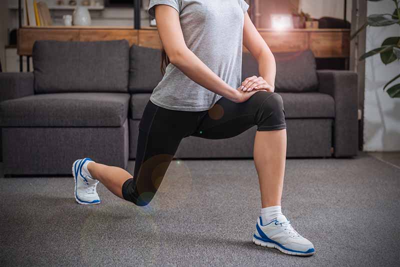 Knee strengthening exercises for runners - Lunges