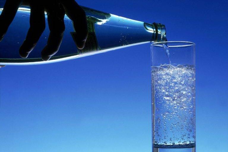 Does Sparkling Water Hydrate You (Is Sparkling Water Good For Runners?)